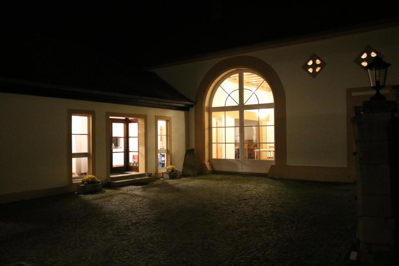Ferienwohnung Altes Pfarrhaus Bargen Екстер'єр фото